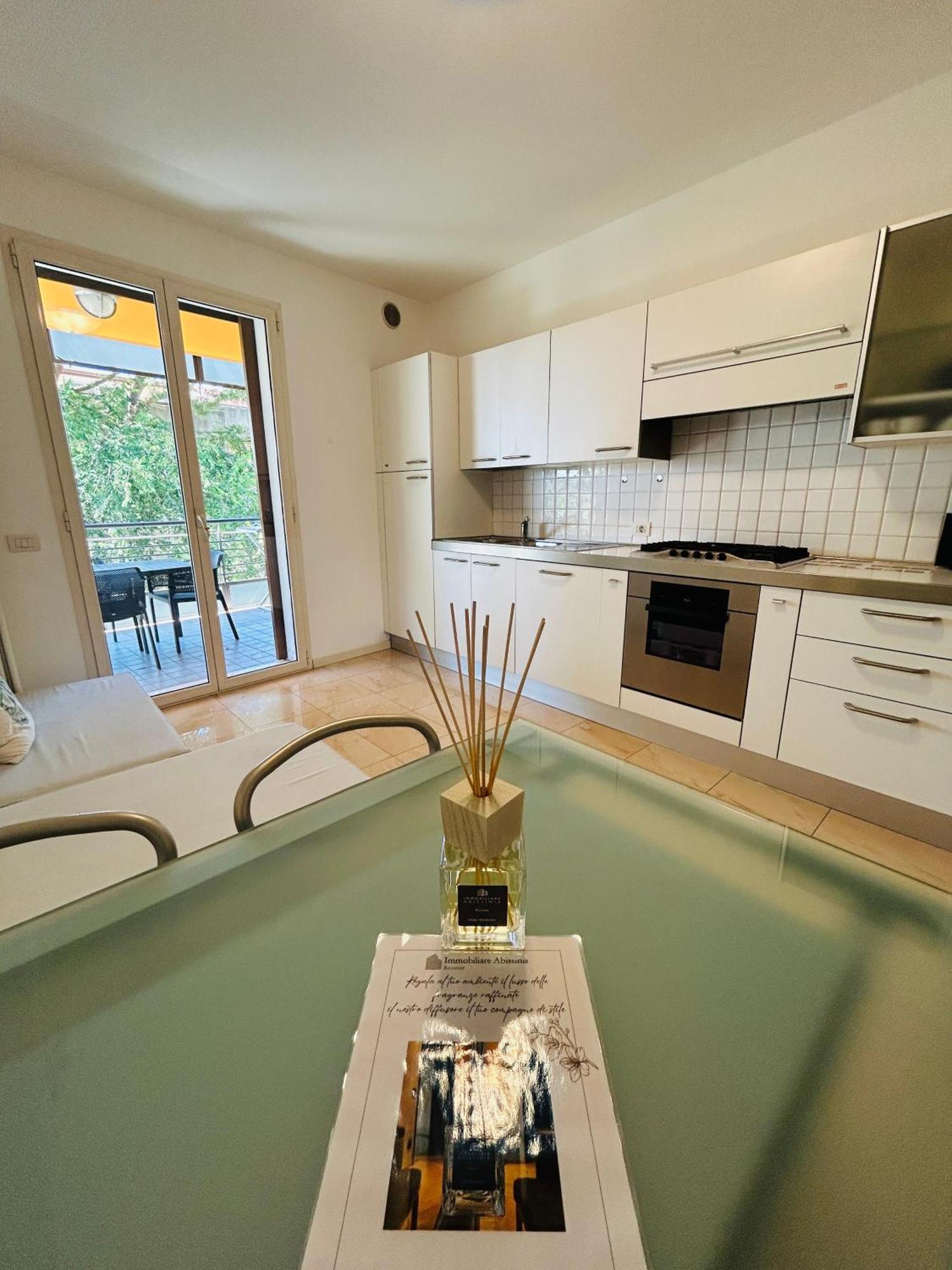 Damiano Chiesa Flexrent - Abissinia Apartamento Riccione Exterior foto