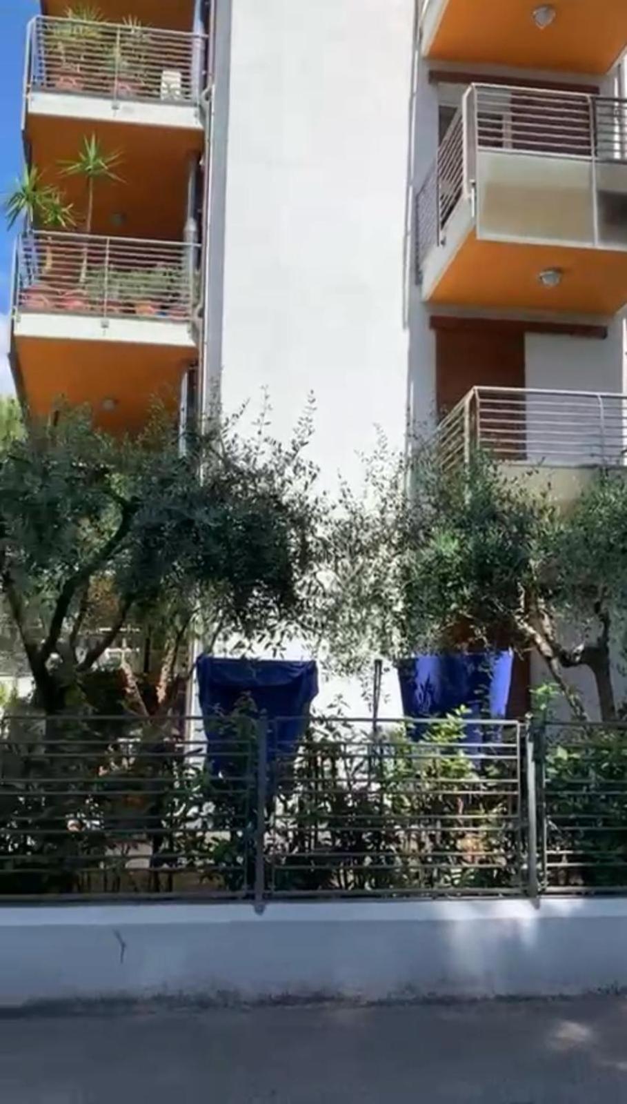 Damiano Chiesa Flexrent - Abissinia Apartamento Riccione Exterior foto